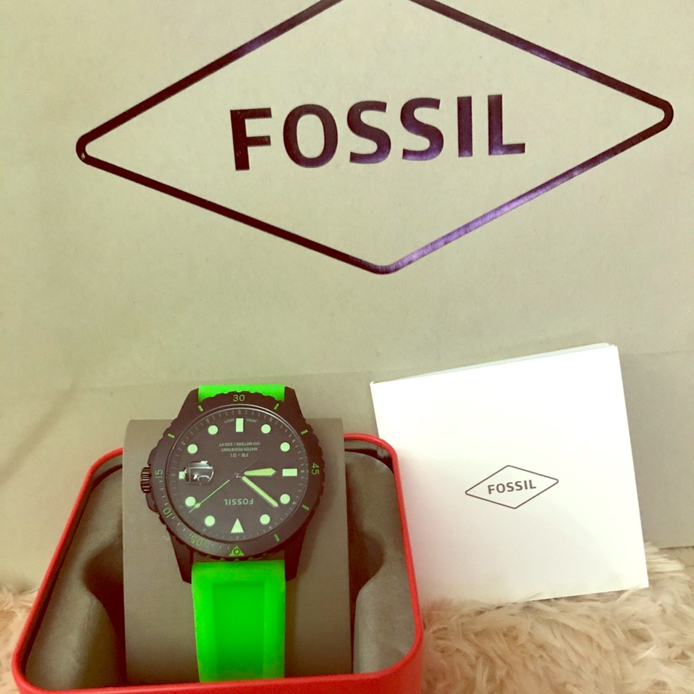 Fossil watch 💯% Authentic Brand new with tag 🏷